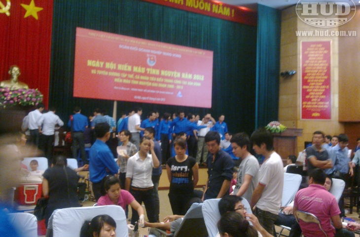 Đoàn Tập Đoàn tham gia Ngày hội hiến máu tình nguyện năm 2012