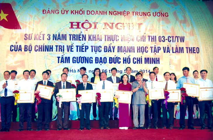 Đảng ủy Khối doanh nghiệp Trung ương: Sơ kết 3 năm thực hiện Chỉ thị 03-CT/TW của Bộ Chính trị, trao bằng khen cho 03 tập thể và 06 cá nhân của TCT HUD