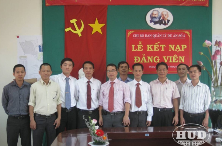 Chi bộ Ban QLDA số 5 học tập, quán triệt “Nghị quyết Hội nghị lần thứ tư Ban Chấp hành Trung ương Đảng khóa XI” và tổ chức một số hoạt động nhân dịp kỷ niệm 122 năm ngày sinh nhật Bác Hồ (19/5/1890 – 19/5/2012)