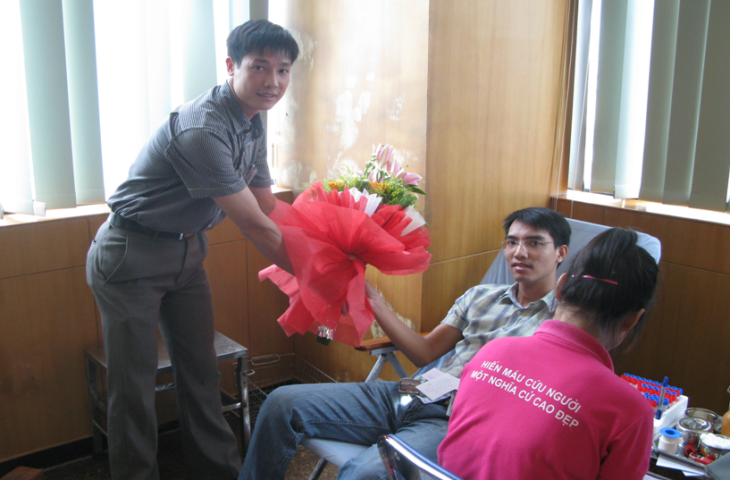 Đoàn TN Tổng công ty tham gia Ngày hội Hiến máu tình nguyện năm 2013