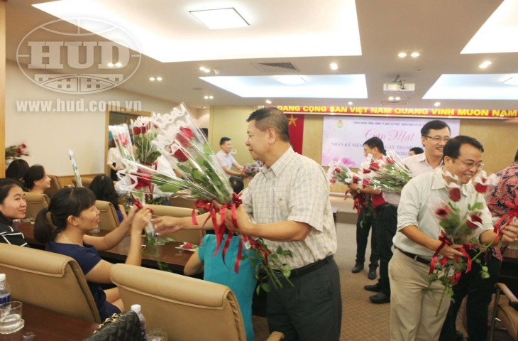 Công đoàn Tổng công ty HUD tổ chức gặp mặt CBCNV nữ nhân kỷ niệm 85 năm ngày thành lập HLHPNVN