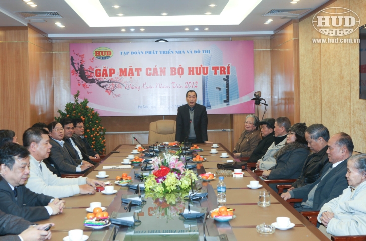 Lãnh đạo Tập đoàn chúc Tết các đồng chí cán bộ hưu trí nhân dịp Xuân Nhâm Thìn