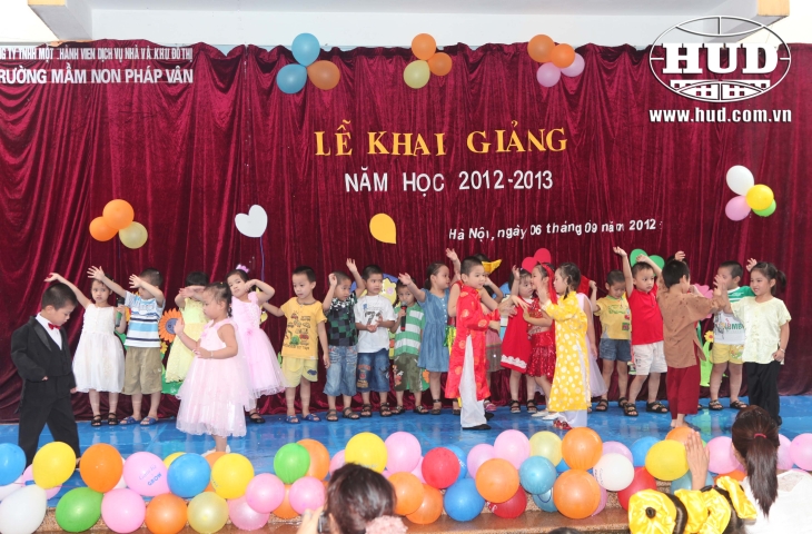 Trường mầm non pháp Vân tổ chức lễ khai giải năm học 2012-2013