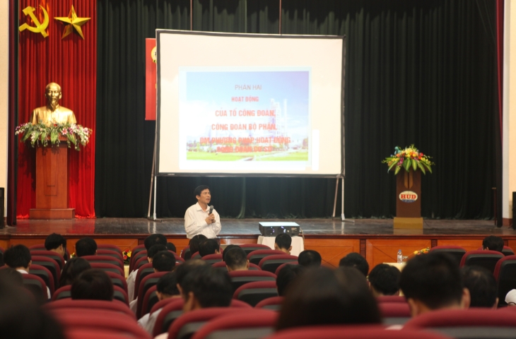 Công đoàn Tập đoàn tổ chức Hội nghị tập huấn cán bộ công đoàn năm 2011