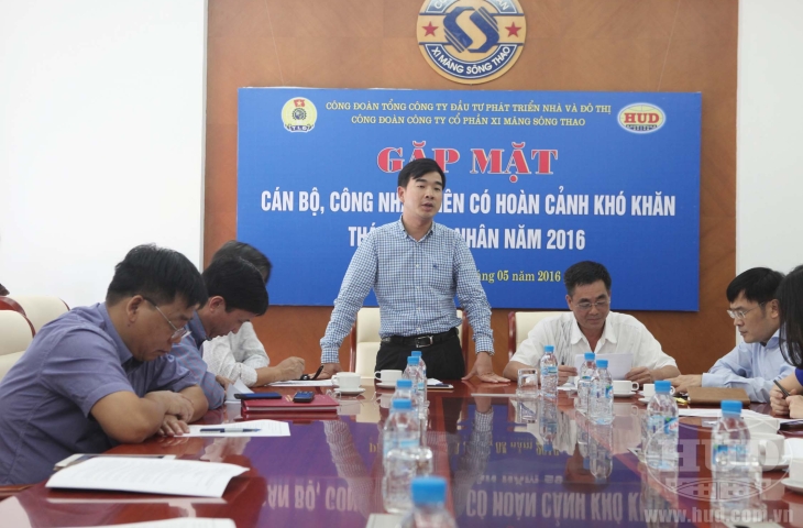 Công đoàn Tổng công ty thăm và tặng quà cho CBCNV người lao động có hoàn cảnh khó khăn và kiểm tra an toàn thực phẩm bếp ăn tập thể tại Công ty CP Xi măng Sông Thao, Công ty CP Đầu tư Tam Đảo