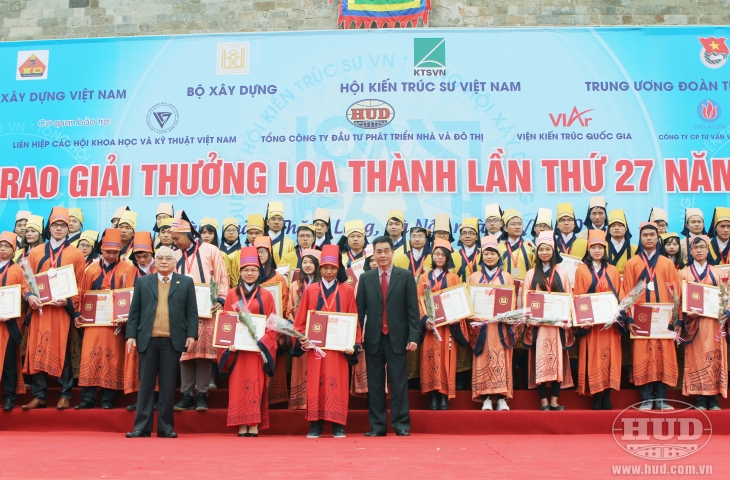 Tổng công ty HUD tài trợ vàng cho Lễ trao giải thưởng Loa Thành lần thứ 27, năm 2015