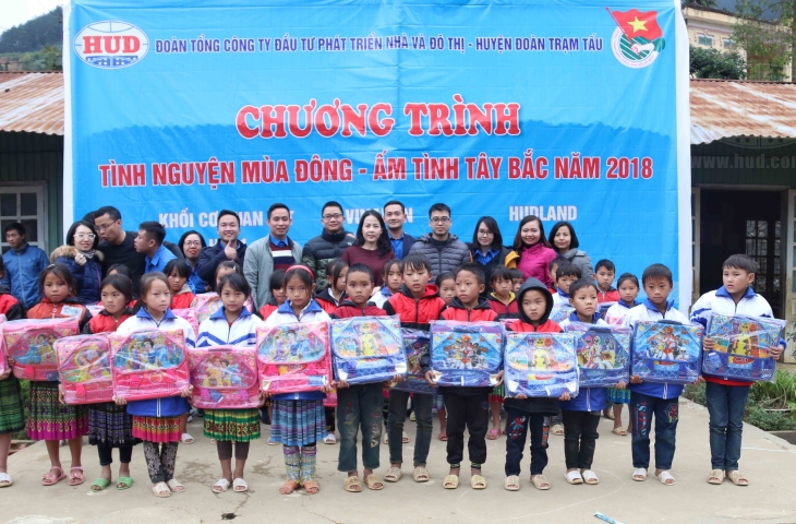 Thanh niên Tổng công ty HUD với Chương trình Tình nguyện mùa Đông - Ấm tình Tây bắc năm 2018