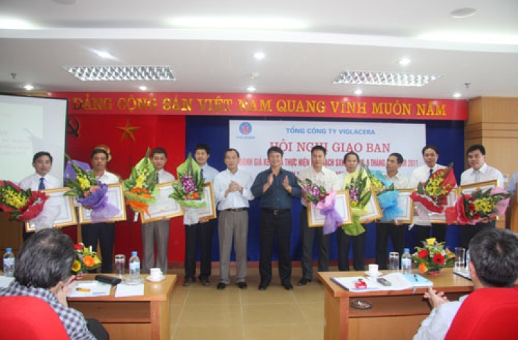 Tổng công ty Viglacera tổ chức Hội nghị giao ban Quý III, 9 tháng đầu năm 2011 và triển khai nhiệm vụ kế hoạch Quý IV/2011, chào mừng Ngày Doanh nhân Việt Nam