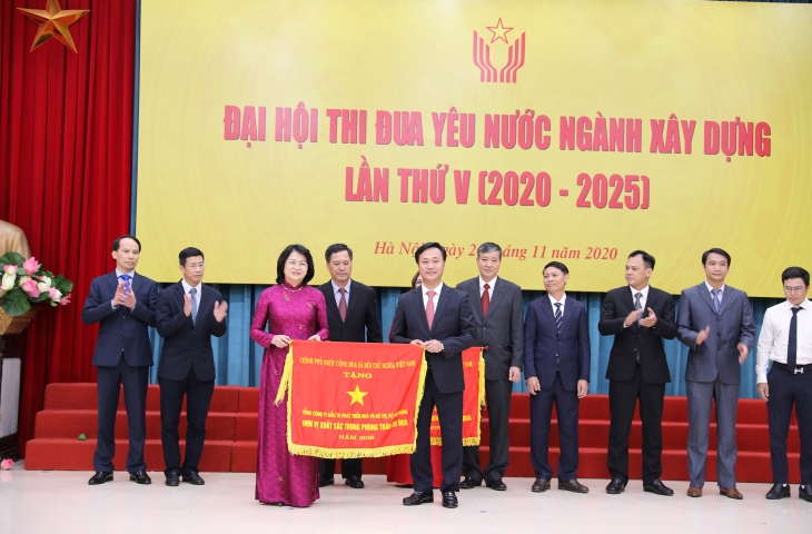 Các tập thể và cá nhân của HUD được tặng Cờ thi đua và Huân chương lao động tại Đại hội Thi đua yêu nước ngành Xây dựng lần thứ V, giai đoạn 2020-2025