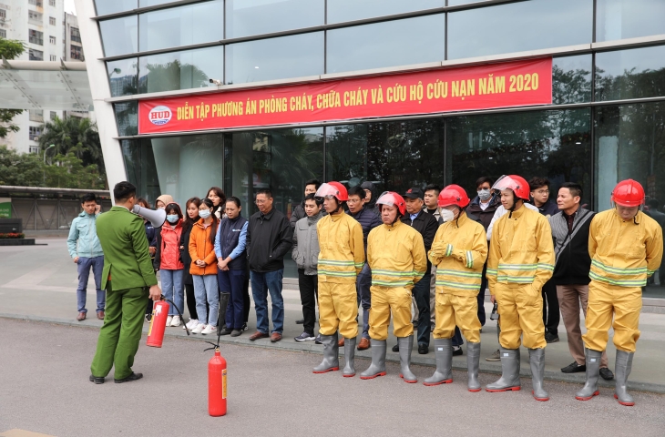 Tổ chức Tập huấn nghiệp vụ PCCC, CNCH và diễn tập phương án chữa cháy và CNCH tại Toà nhà HUD TOWER