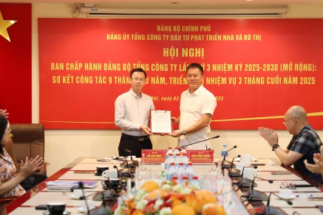 Trao Quyết định bổ nhiệm Phó Tổng giám đốc Tổng công ty Đầu tư phát triển nhà và đô thị